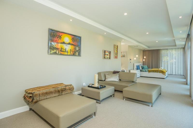 6 Bedroom Property for Sale in Constantia Western Cape